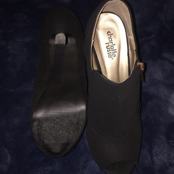 High Heels - Picture 2 of 4